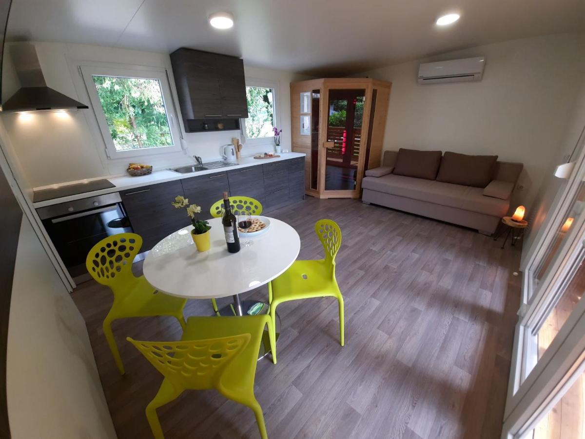Chalet And Apartment Zonir With Sauna Кобарід Екстер'єр фото